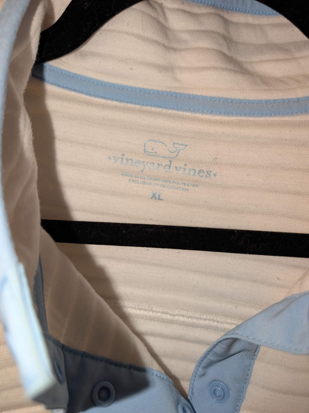Vineyard Vines XL White Quilted Pullover with Light Blue Snap Trim - Picture 2 of 5